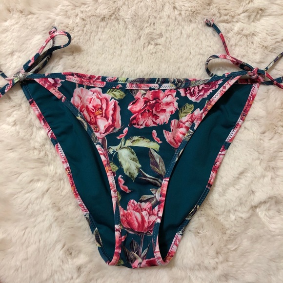 La Vie En Rose Floral Swimsuit - Picture 5 of 6
